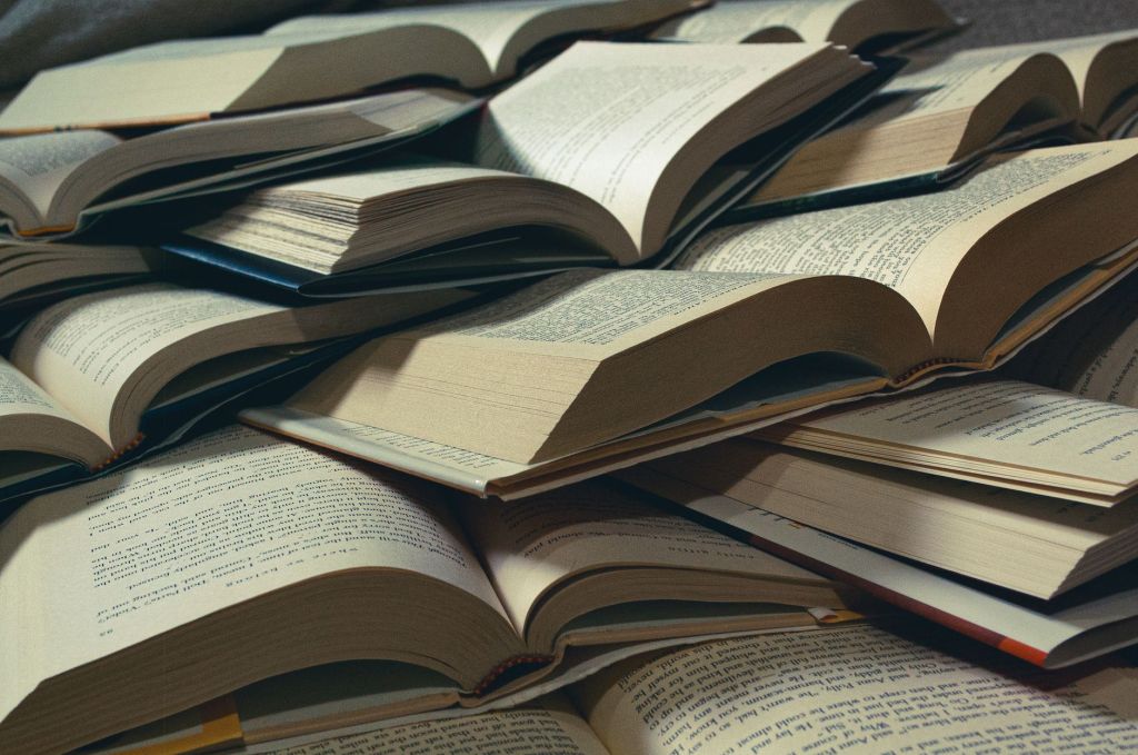 5 Signs You’re Suffering from a Summer Book Hangover (And How to Cure&nbsp;It)